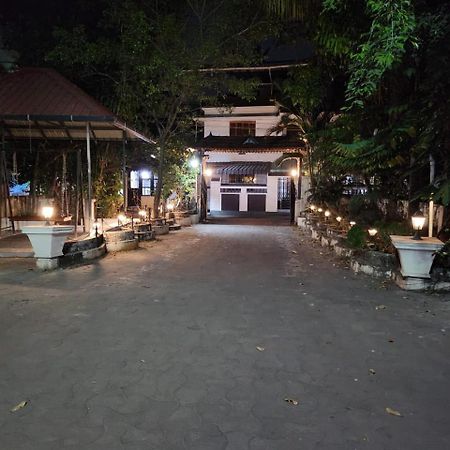 Guruvayoor Resort กูรูวาเยอร์ ภายนอก รูปภาพ