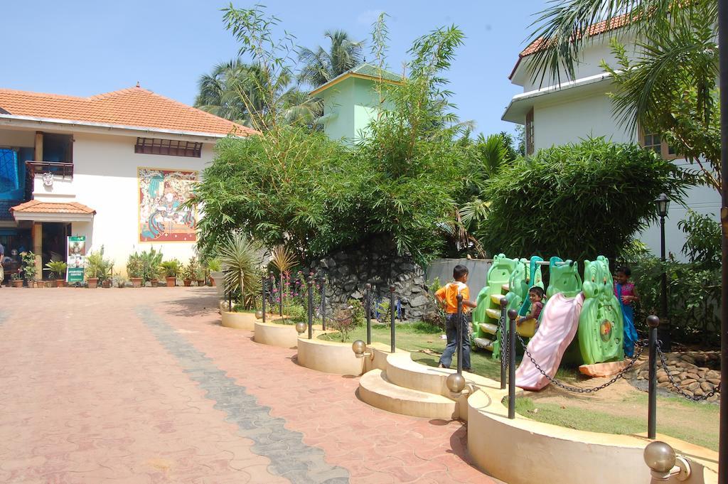 Guruvayoor Resort กูรูวาเยอร์ ภายนอก รูปภาพ