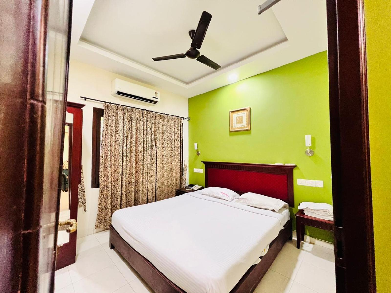 Guruvayoor Resort กูรูวาเยอร์ ภายนอก รูปภาพ